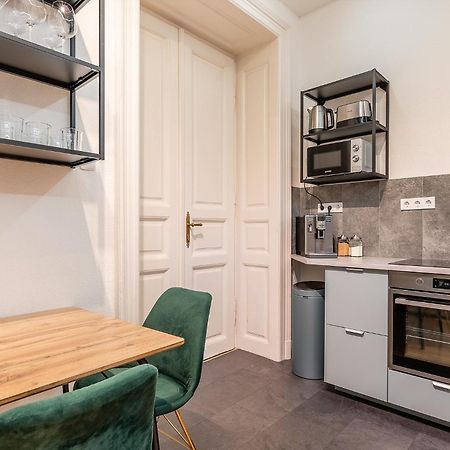 Aviator Luxury Apartment Budapest Exterior foto